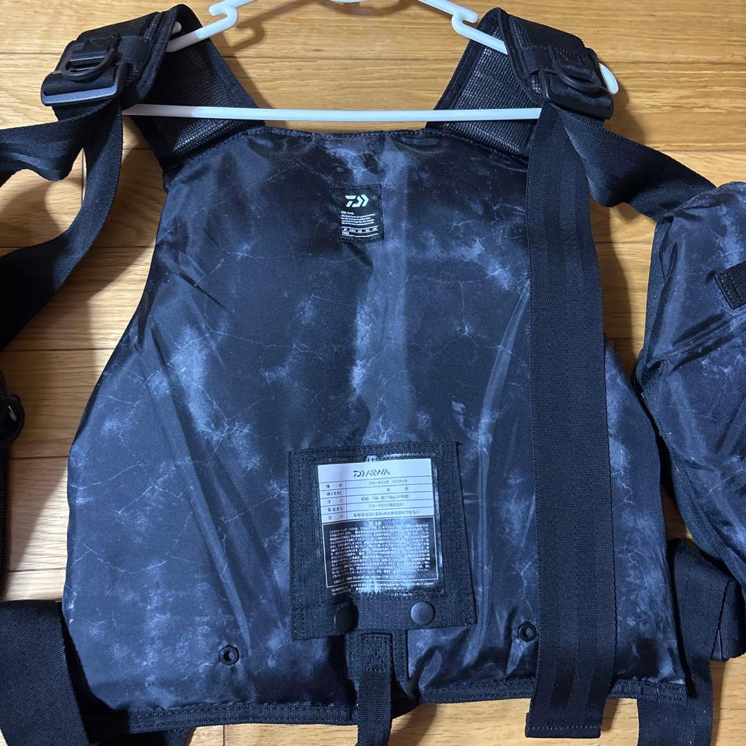 Daiwa フィッシング用ライフジャケット ブラック　ダイワ　ゲームベスト