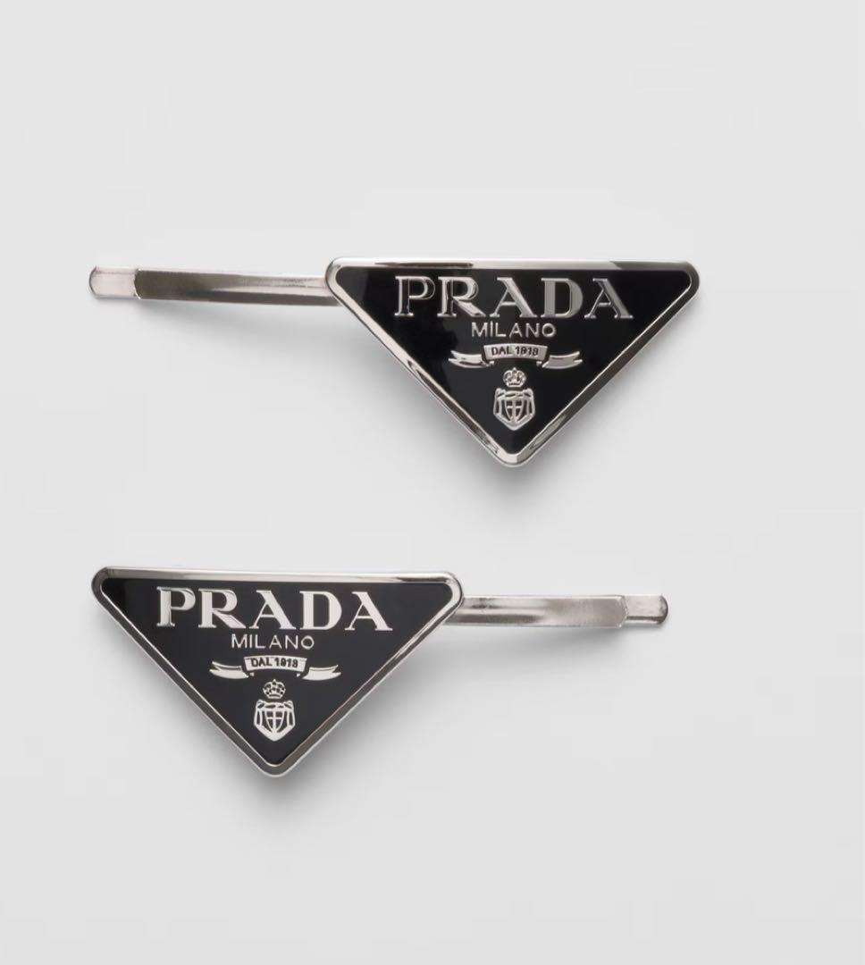 PRADA 三角形ロゴ ヘアピン