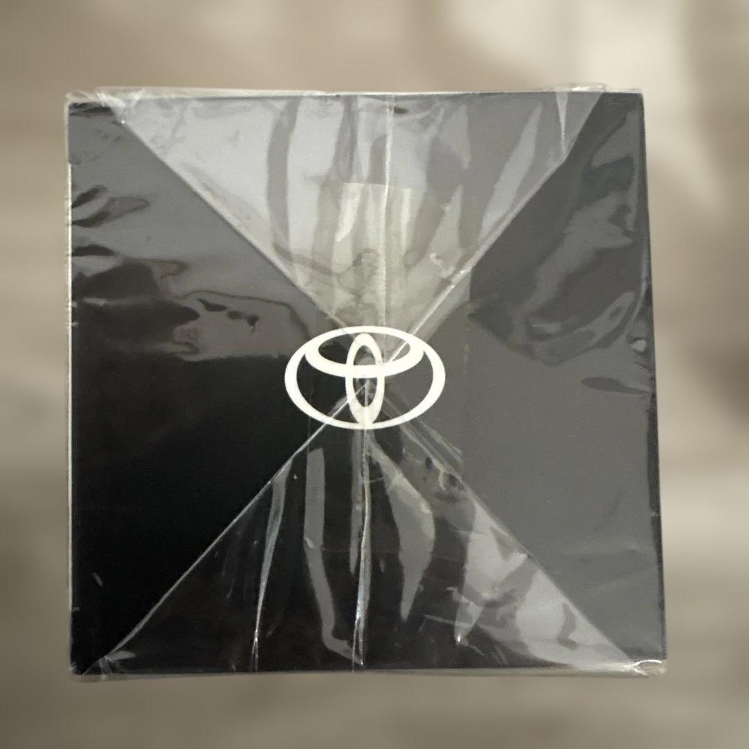 トヨタ ハリアー ホワイトパールクリスタルシャイン　カラーサンプル　070