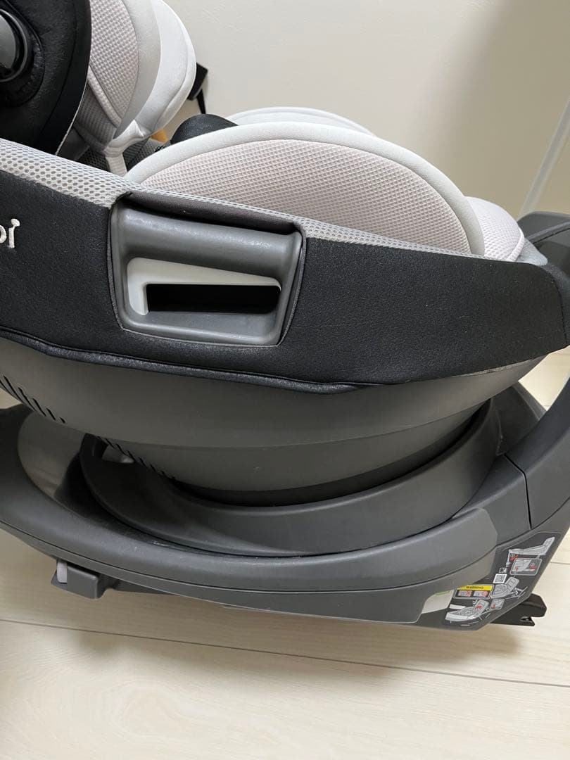 combi THE S Air ISOFIX エッグショック　チャイルドシート