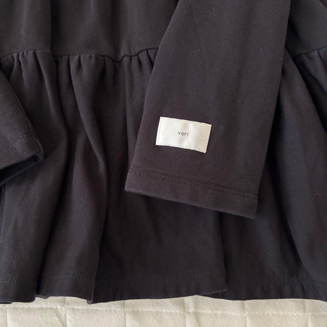 美品！定番！yori ヨリ　ミニ裏毛ティアードカットソー　ブラック