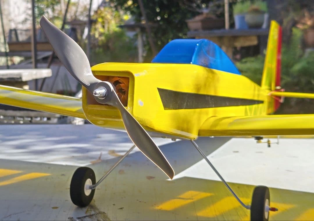 電動ラジコン飛行機