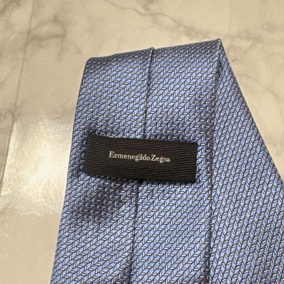 【未使用に近い】エルメネジルド・ゼニア　光沢　ネクタイ　ブルー　高級