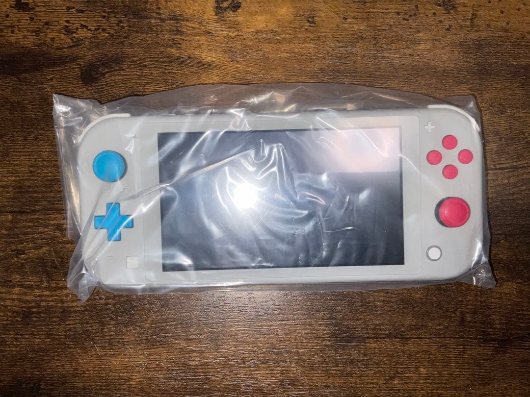 中古　Nintendo Switch Lite ポケモンソード同梱