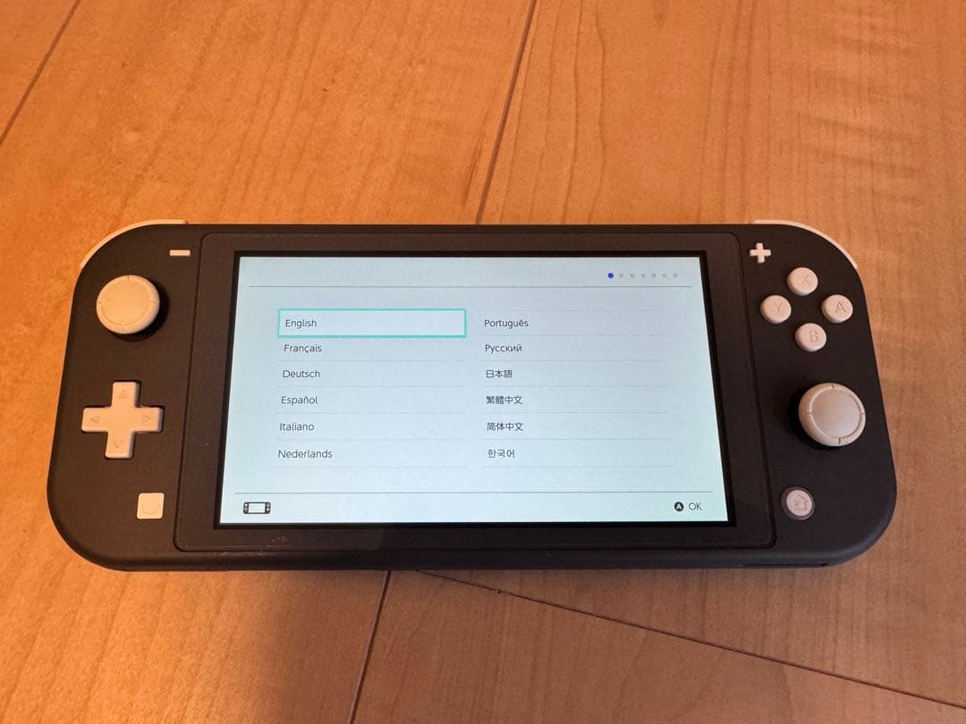 Nintendo Switchライト　グレー