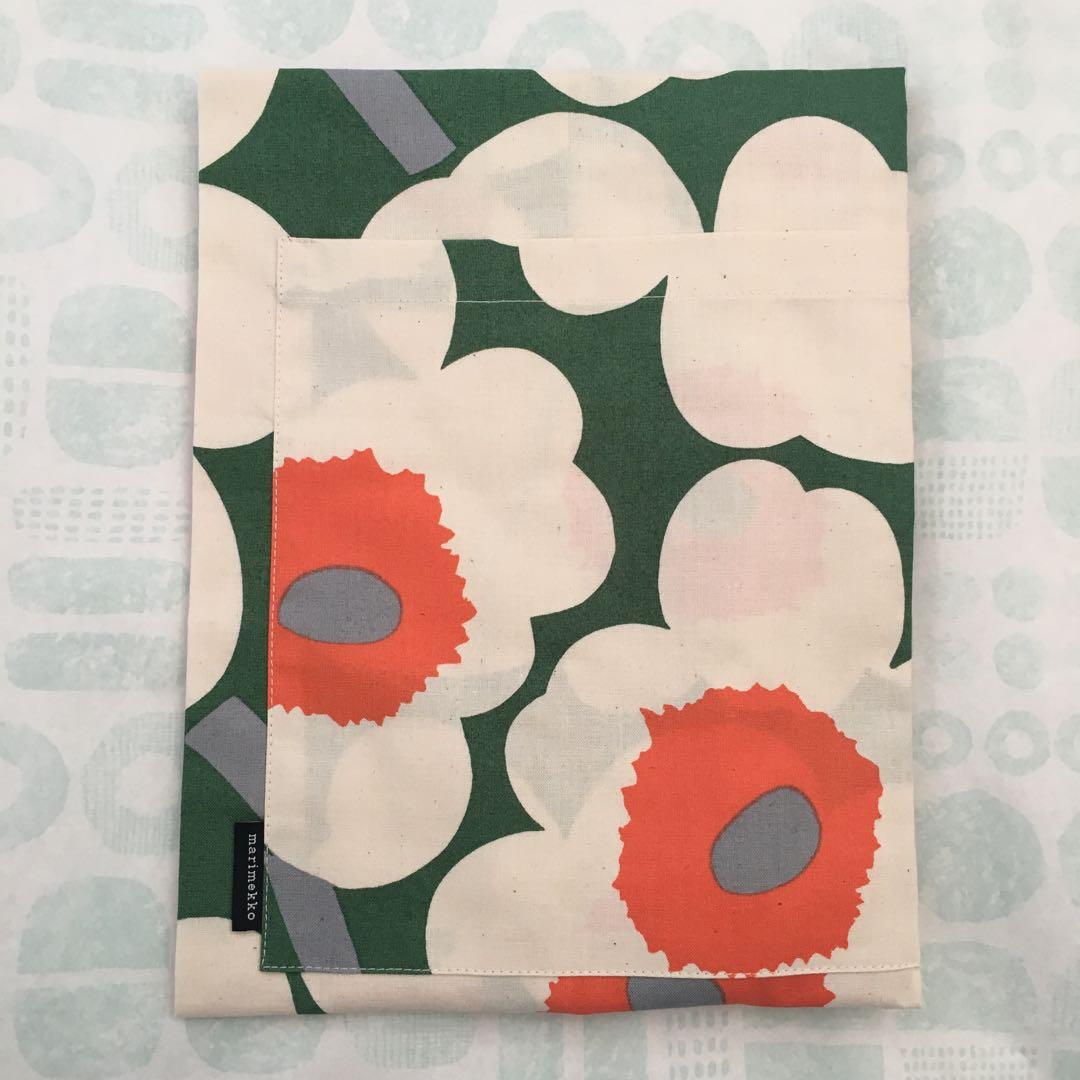 新品未使用　マリメッコ ウニッコ エプロン　　グリーン　オレンジ