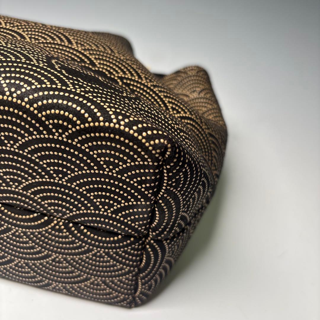 印傳屋　巾着袋　信玄袋　鶴銀杏と青海波文　甲州印伝　鹿皮　木箱付