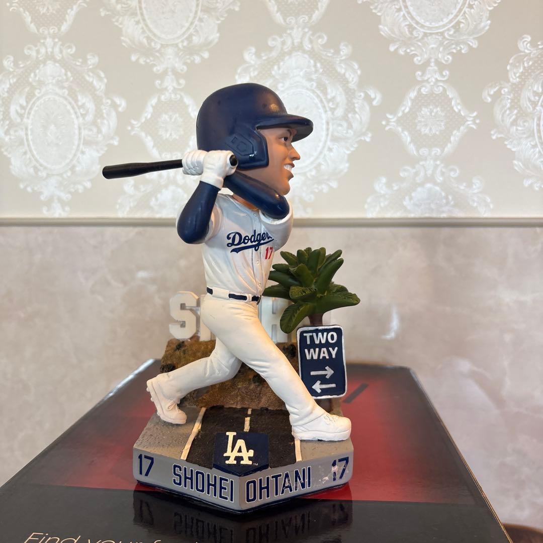 Shohei Ohtani バッティングフィギュア 17 ボブルヘッド