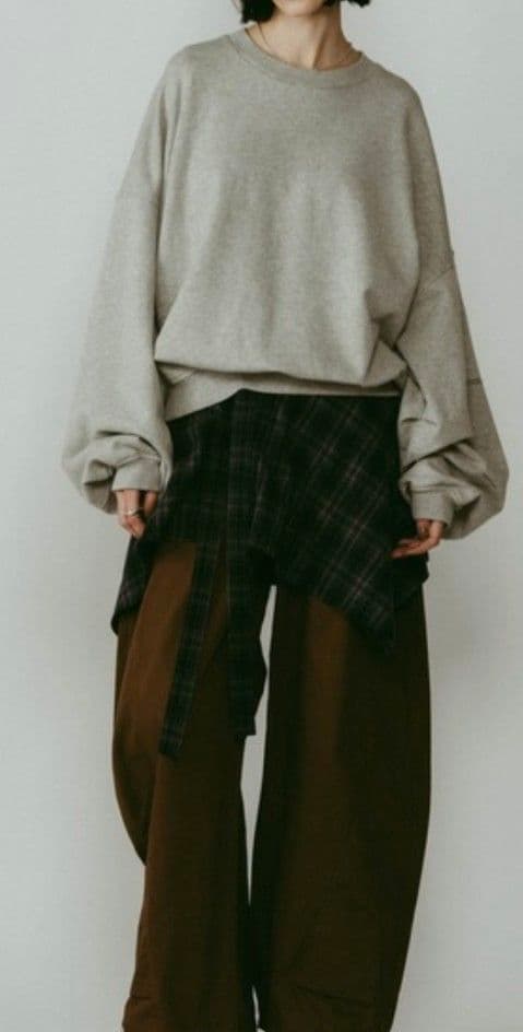 クヌースマーフ　オーバーサイズスウェット