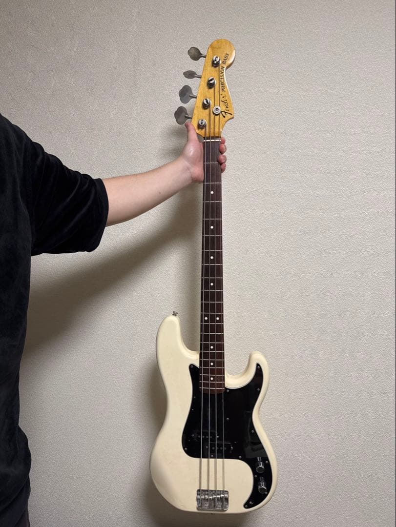 ベース Fender Japan Precision Bass