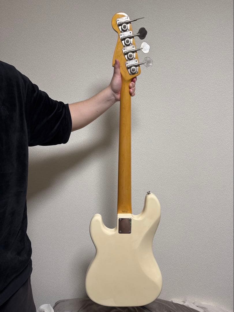 ベース Fender Japan Precision Bass