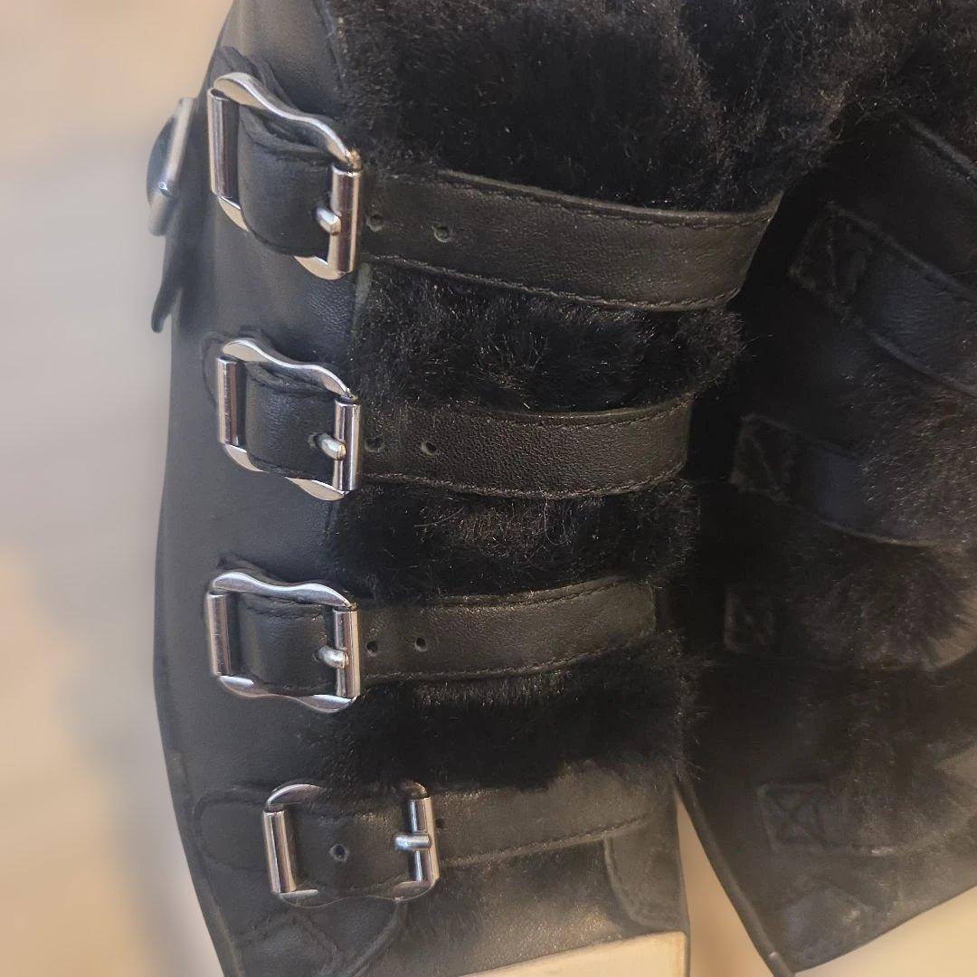 ASH ファー ブラック ハイカットスニーカー