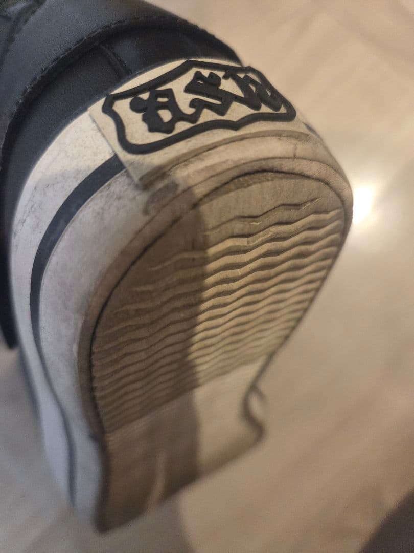 ASH ファー ブラック ハイカットスニーカー