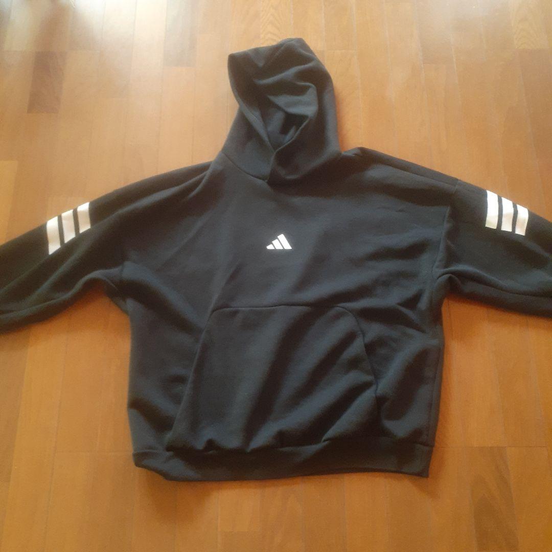 adidas パーカー