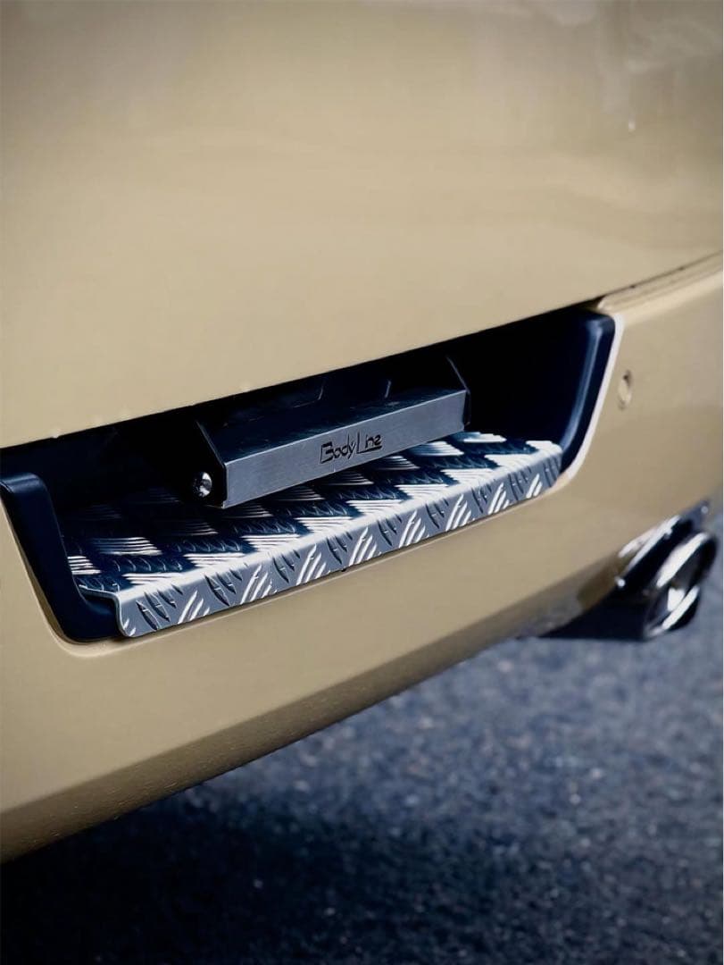 超美品 bodyline リアゲートハンドル nv350 E26 キャラバン