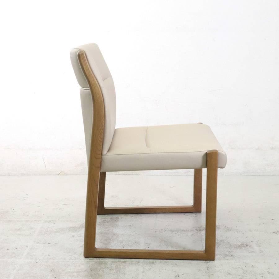 カリモク家具 ダイニングチェア 肘無し 合皮 ベージュ系 WU5305 日本製2