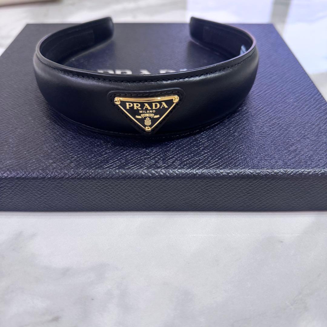 美品PRADA カチューシャ ブラックレザー