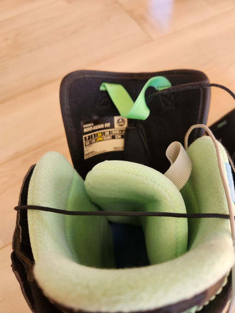 Burton スノーボードブーツ 24cm