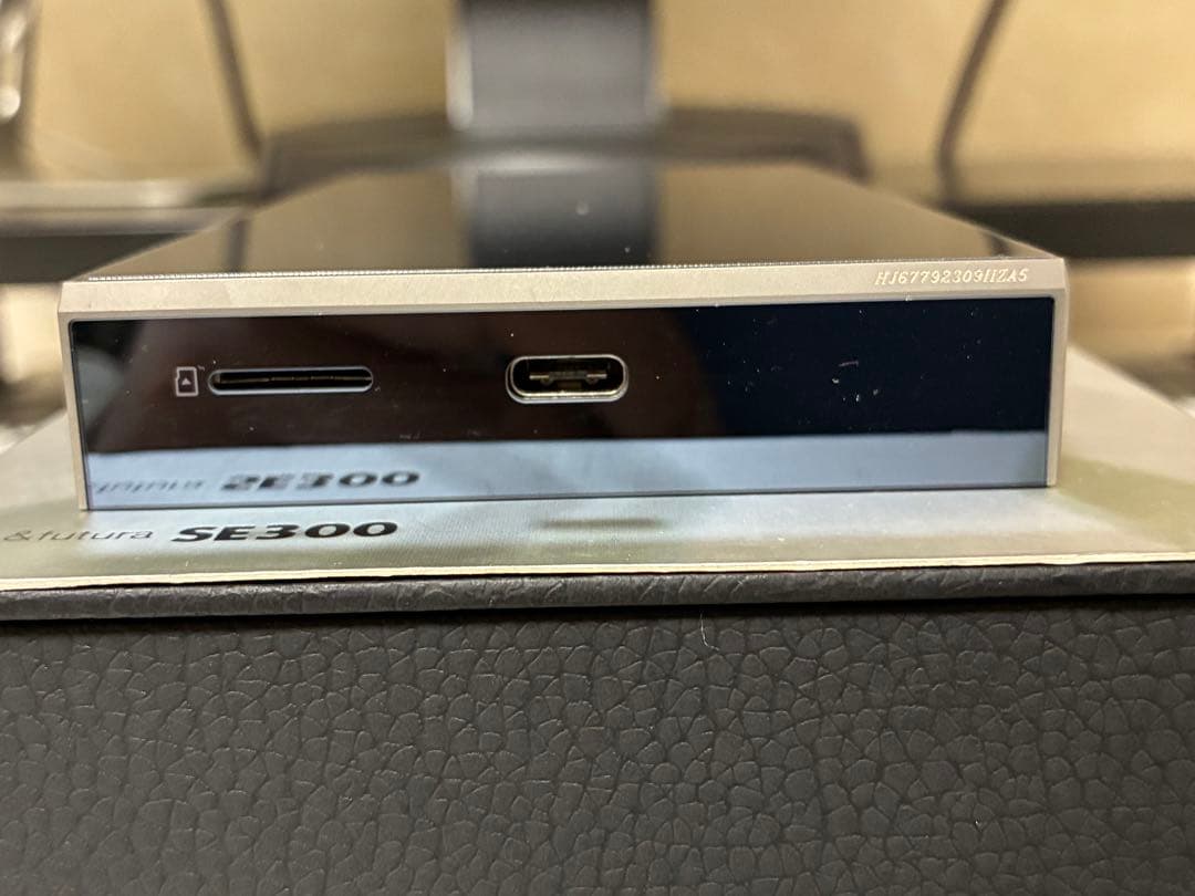 ポータブルプレーヤー Astell&kern A&futura SE300 TITAN