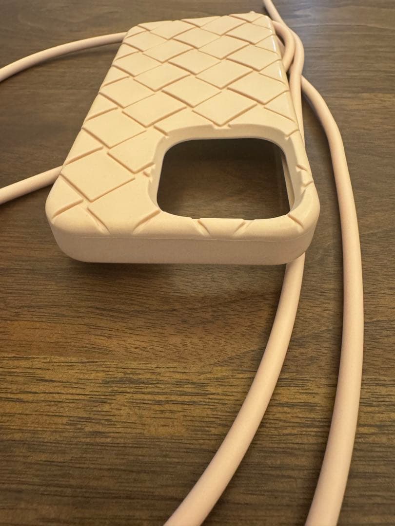 ボッテガヴェネタiPhone15proケース