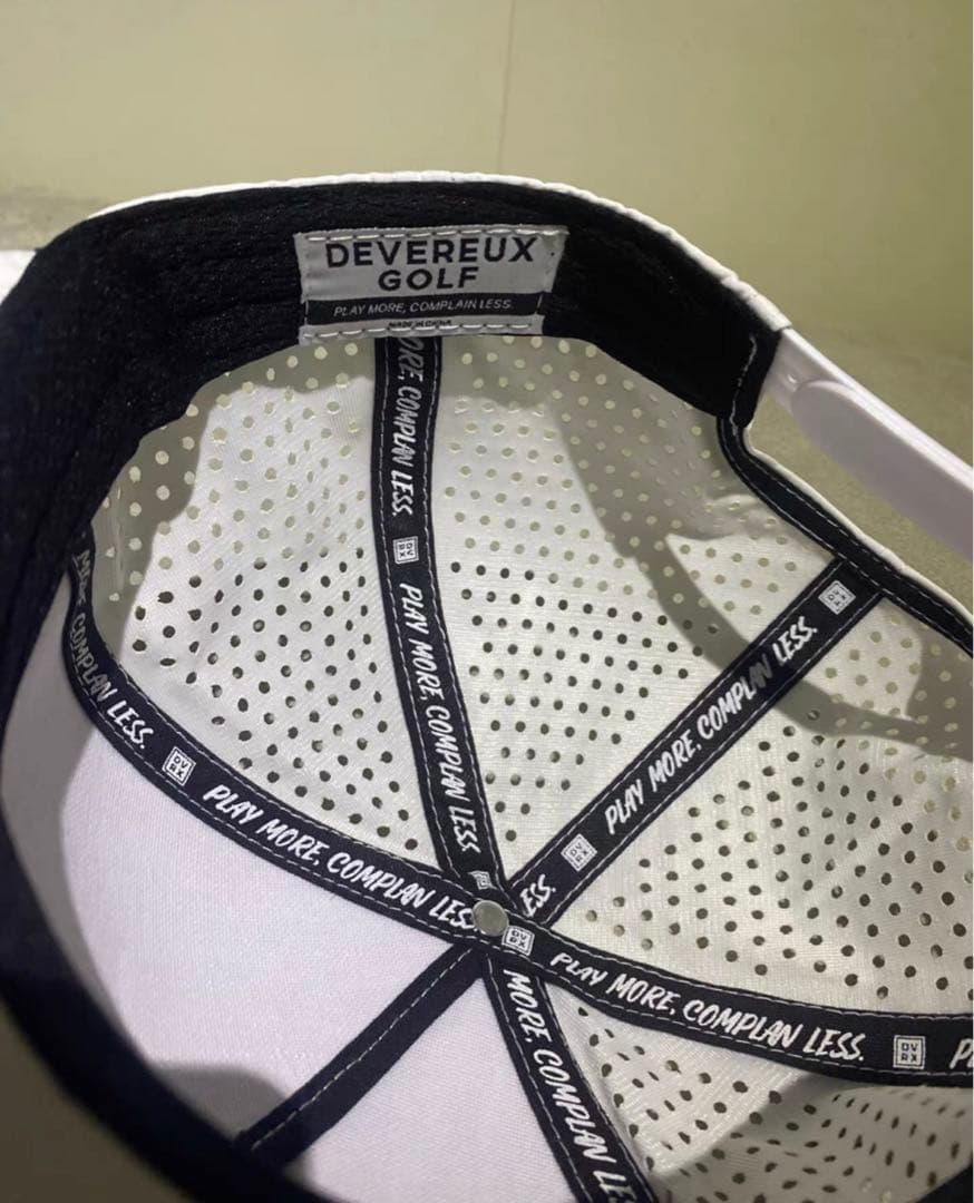 新品未使用　デヴァローゴルフ　メンズ　キャップ　帽子●ホワイト