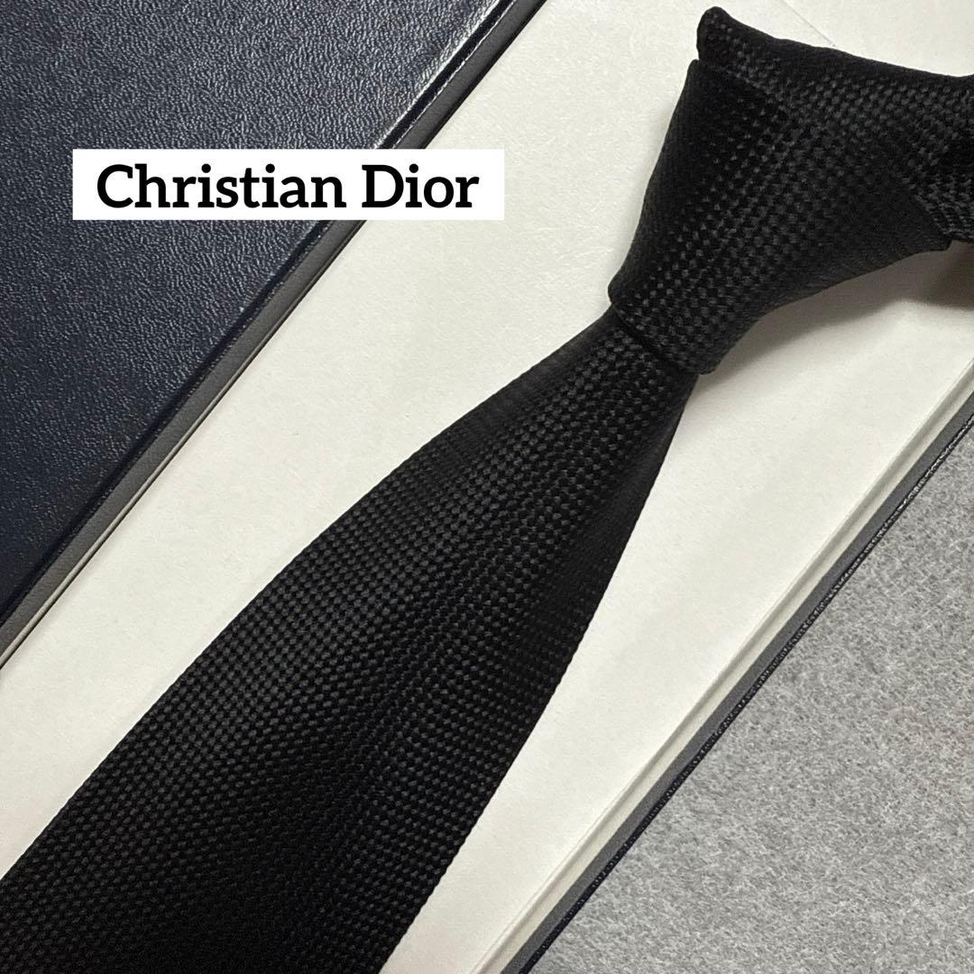 美品　クリスチャンディオール　ネクタイ　黒　無地　ワンポイントロゴ