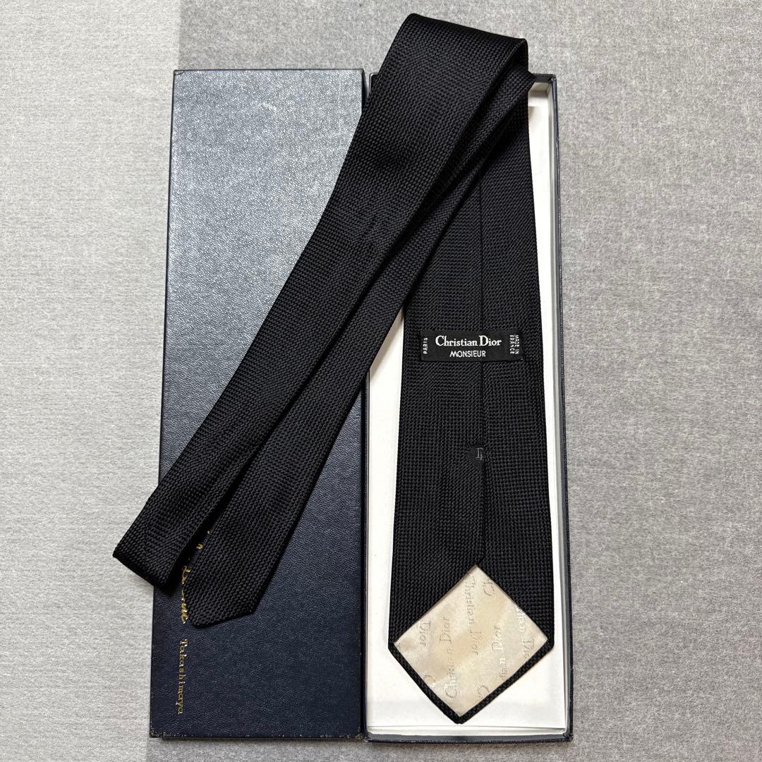 美品　クリスチャンディオール　ネクタイ　黒　無地　ワンポイントロゴ