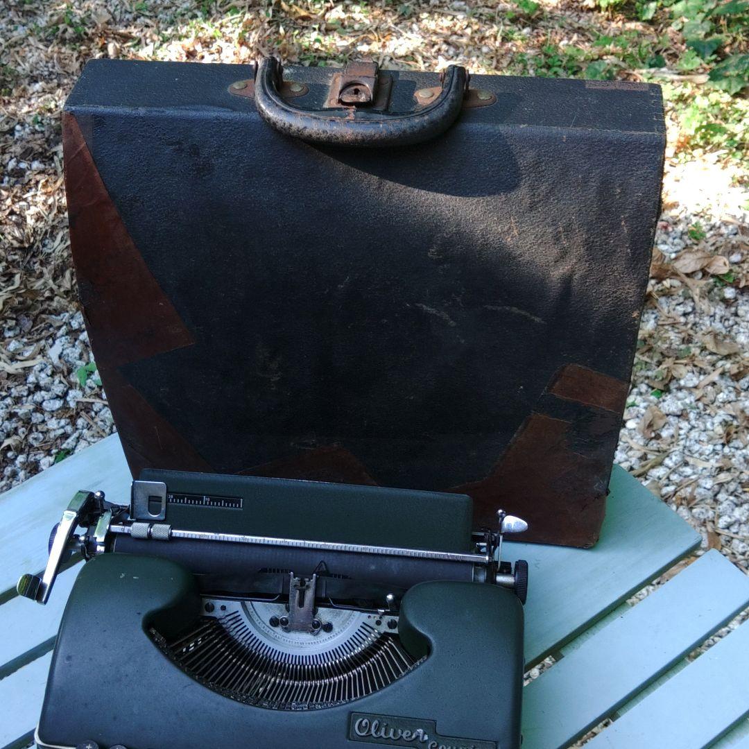 アンティーク　英国製タイプライター　レトロ機器