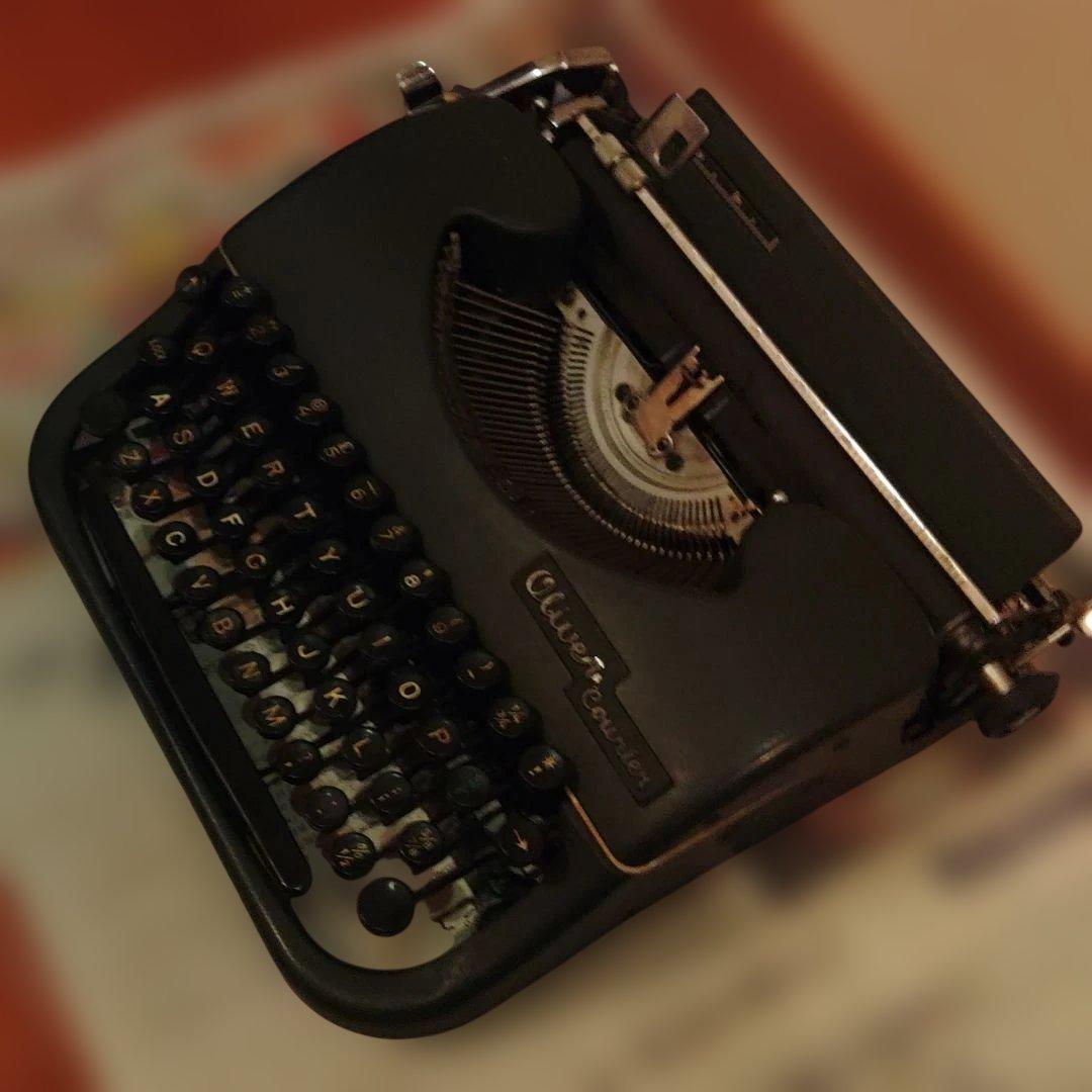 アンティーク　英国製タイプライター　レトロ機器