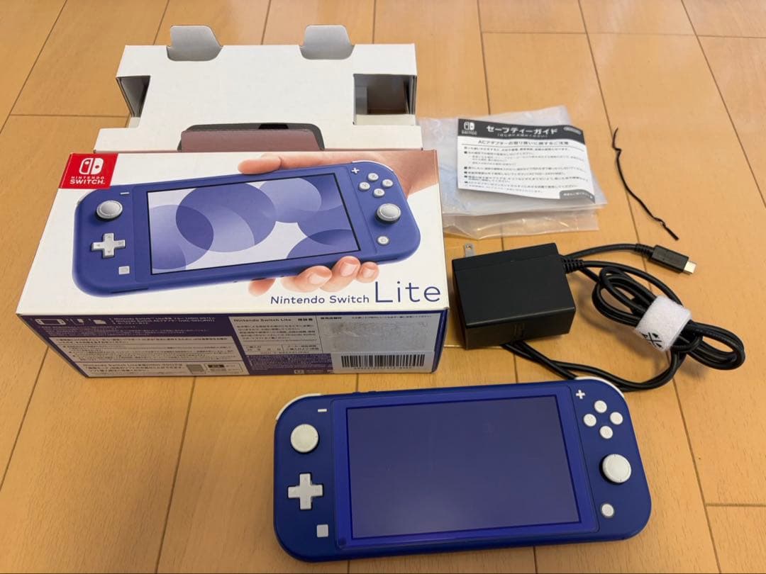 Nintendo Switch Lite 本体　ブルー