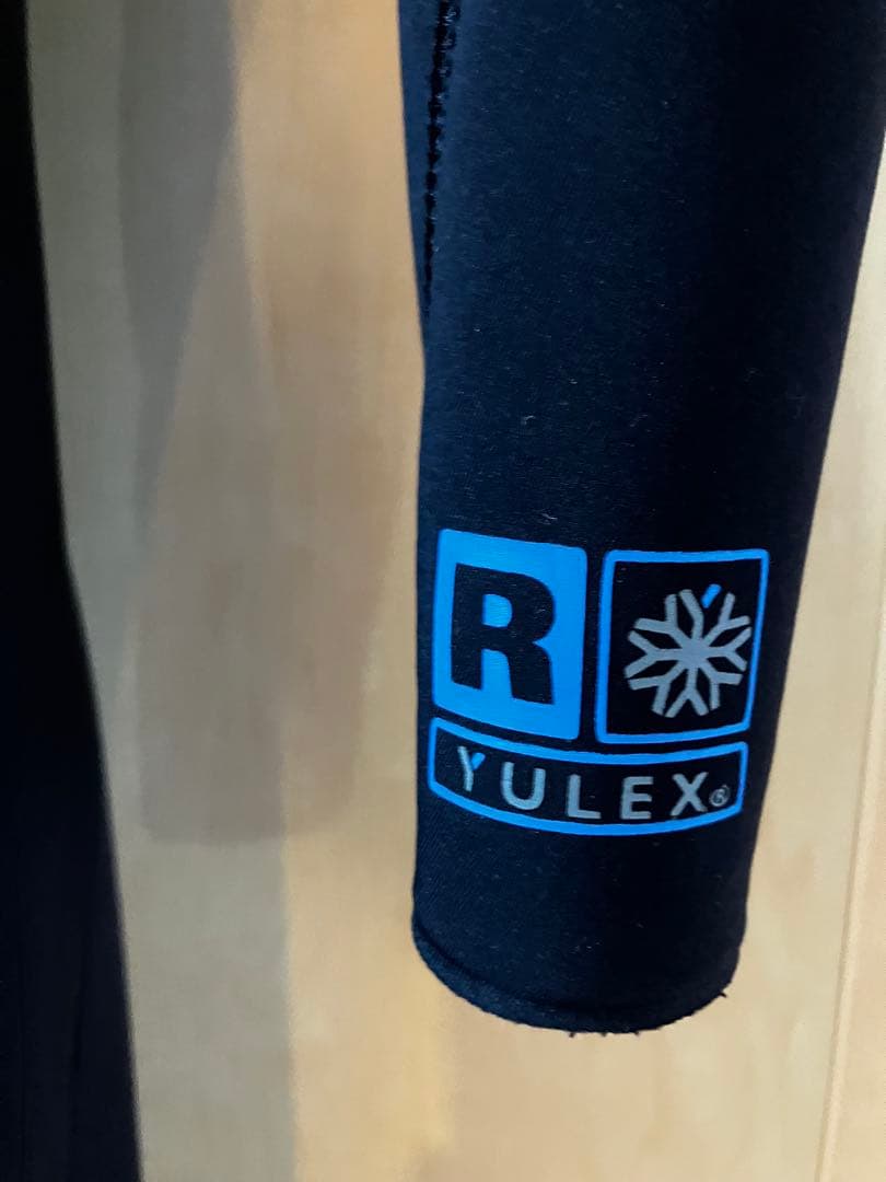 patagonia フルスーツ レギュレーターライト　メンズS