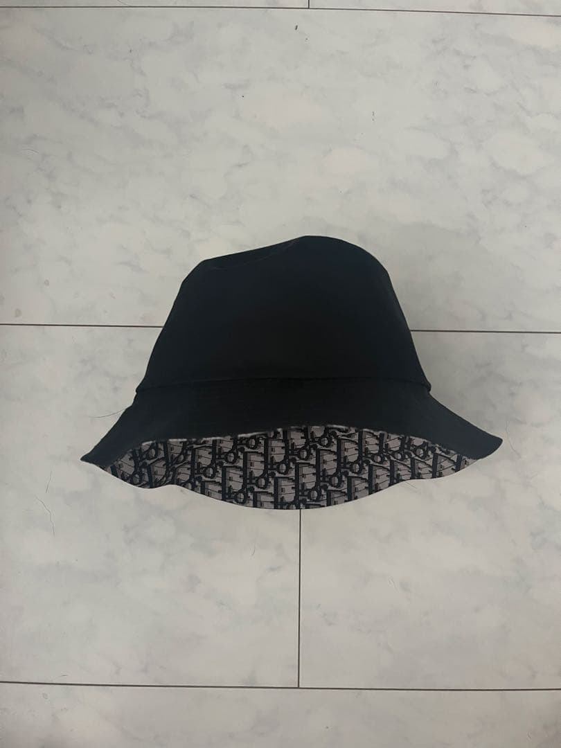 ディオール　リバーシブル　バケットハット