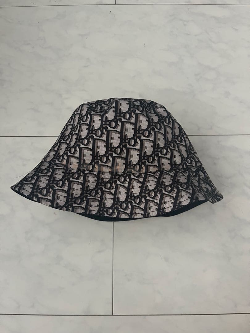 ディオール　リバーシブル　バケットハット