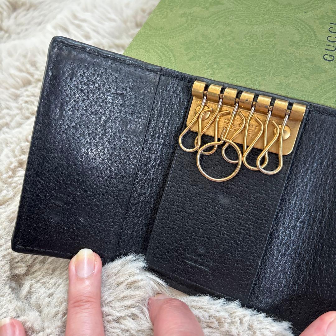 希少！GUCCI グッチ 黒 レザー 6連キーケース 蜂モチーフ BEE