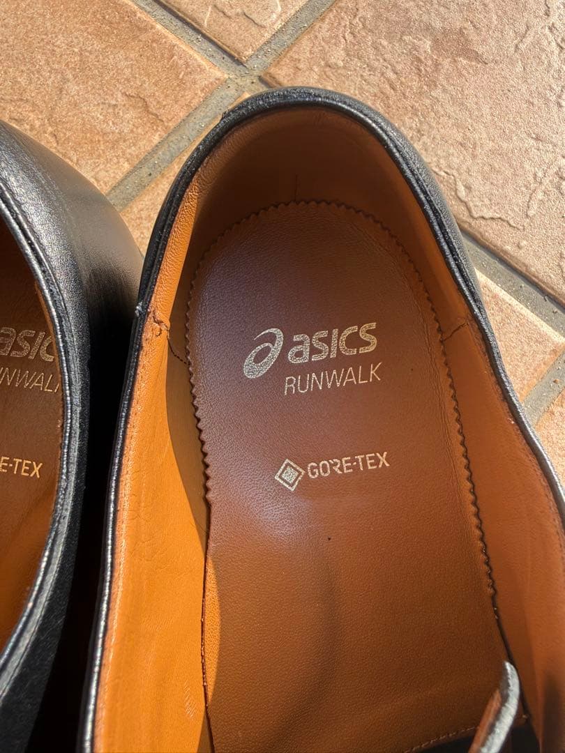 ASICS ブラック ドレスシューズ　ランウォークゴアテックス￼