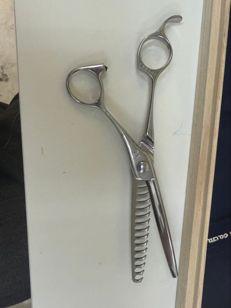 [美品]ナルトシザーズ ドルチェライン セニングシザー 5.8インチ（右利き用）