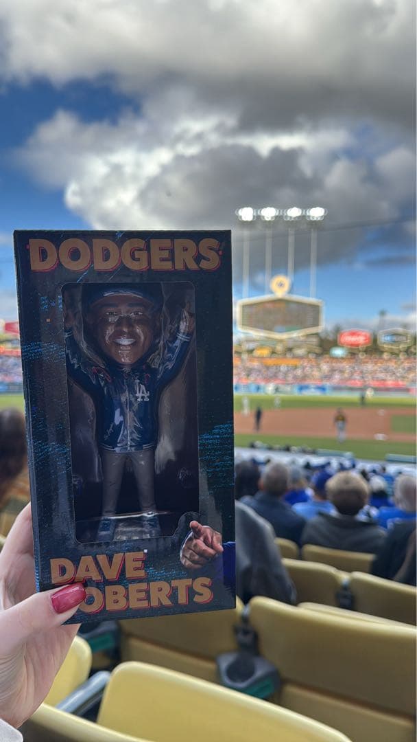 【希少】デイブ・ロバーツ　監督　ボブルヘッド人形　2025年4月26日　入場特典