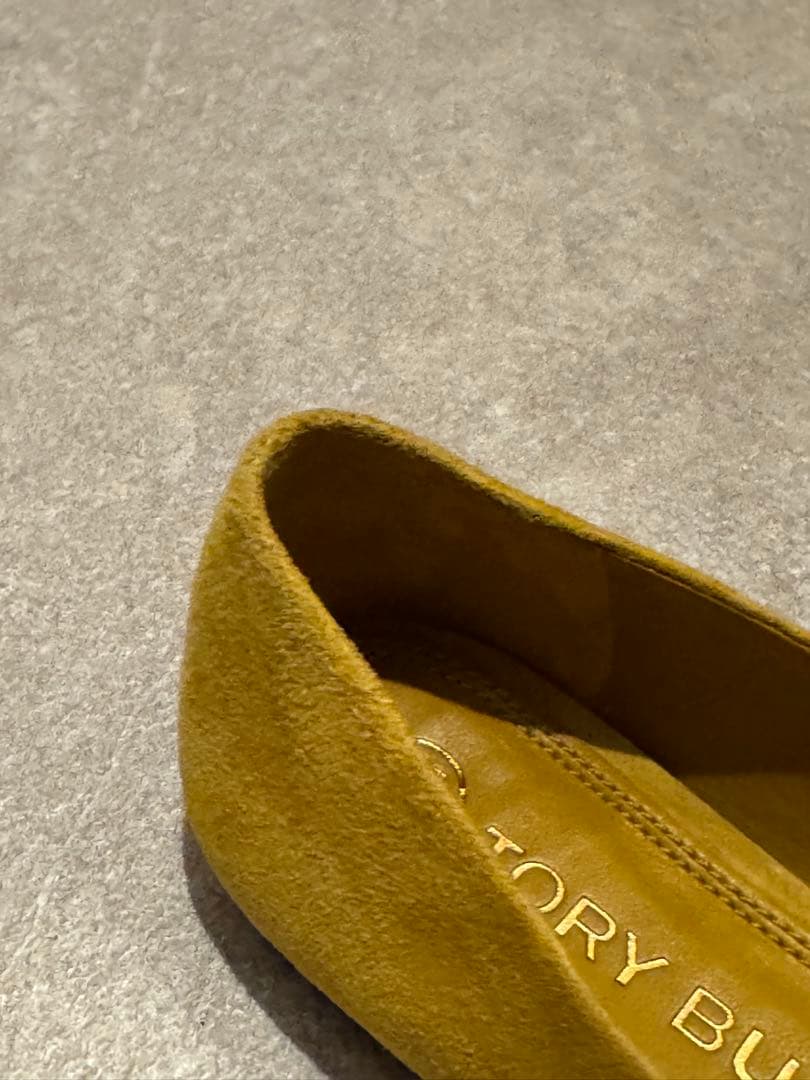 Tory Burch 23.5cm フラットシューズ スエード 黄色 ロゴ