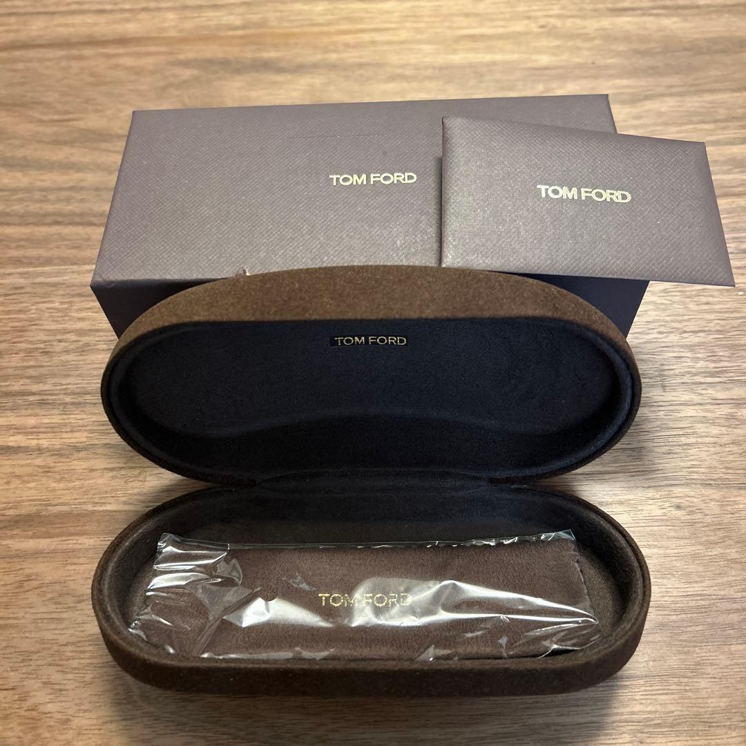 トムフォード　TOM FORD サングラス　TF5695-F-B 訳あり