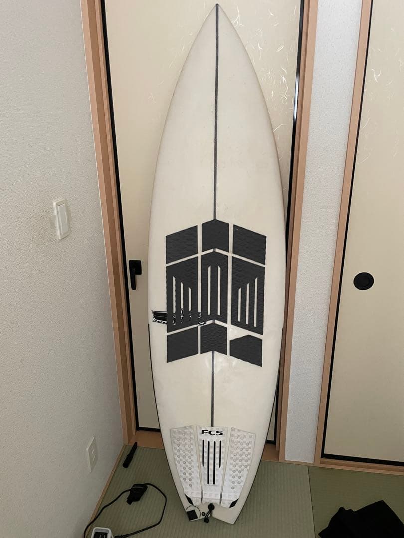 JSインダストリーブラックボックス6.3 ショート　ミッドレングス　ファンボード