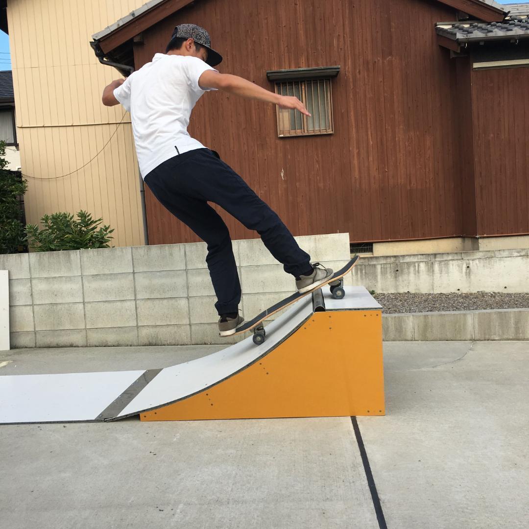 【オーダー受付中】送料込み スケボーランプ 組立キット スケボー