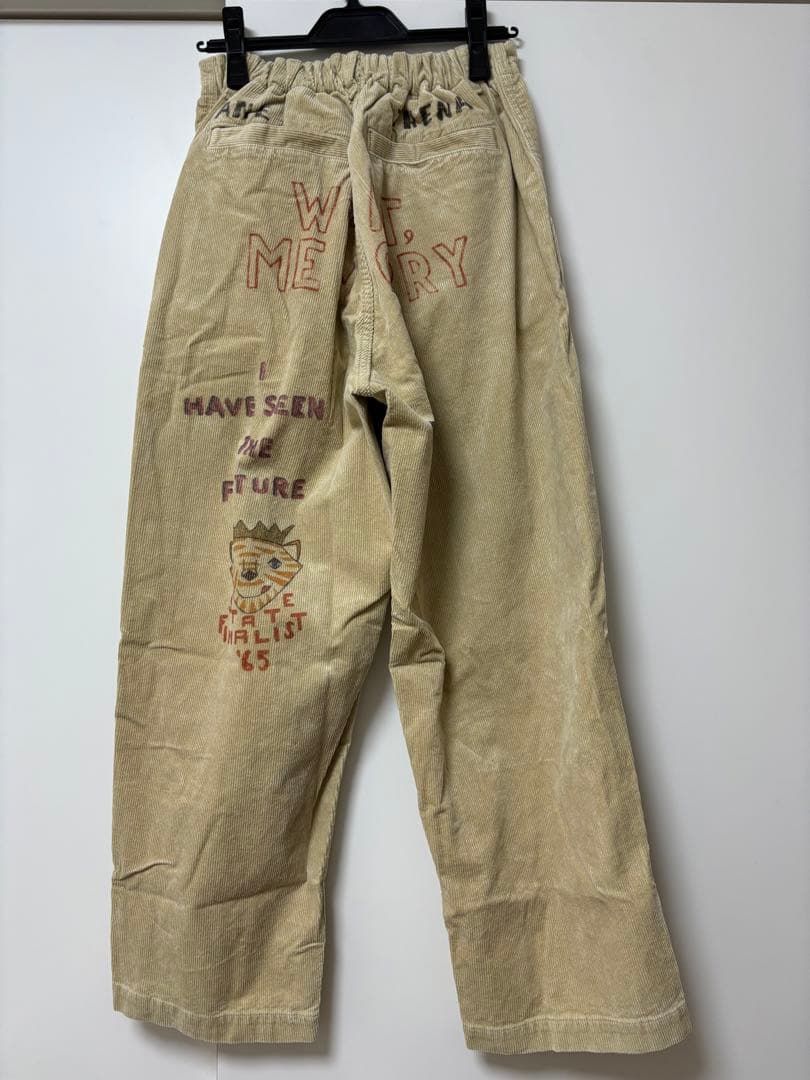 ANJI。DENIMDUGAREEメモリアルラクガキコーデュロイ