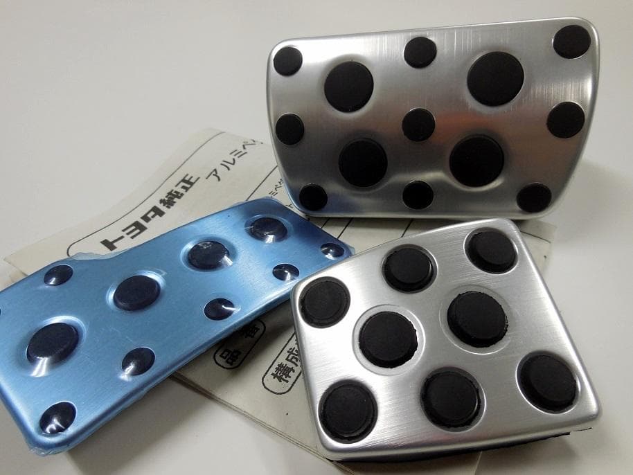 50系プリウスに☆ 純正 アルミペダル 3点　アクセル＆ブレーキ＆フットブレーキ