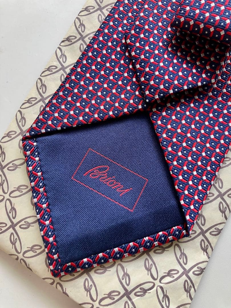 【新品未使用タグ付き】ブリオーニ　 ネクタイ 100%シルク 小紋柄