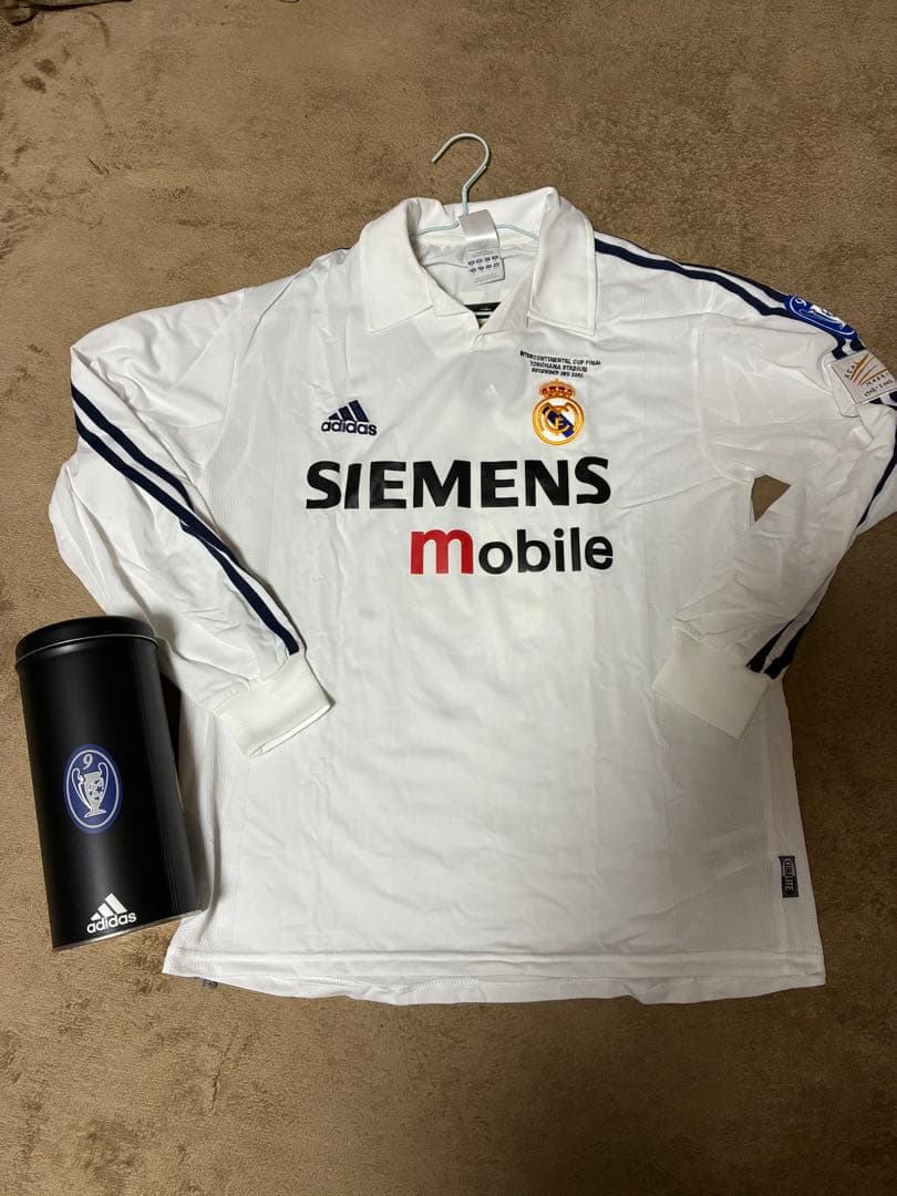 レアルマドリード 100周年モデルRAUL トヨタ杯刺繍入 缶付