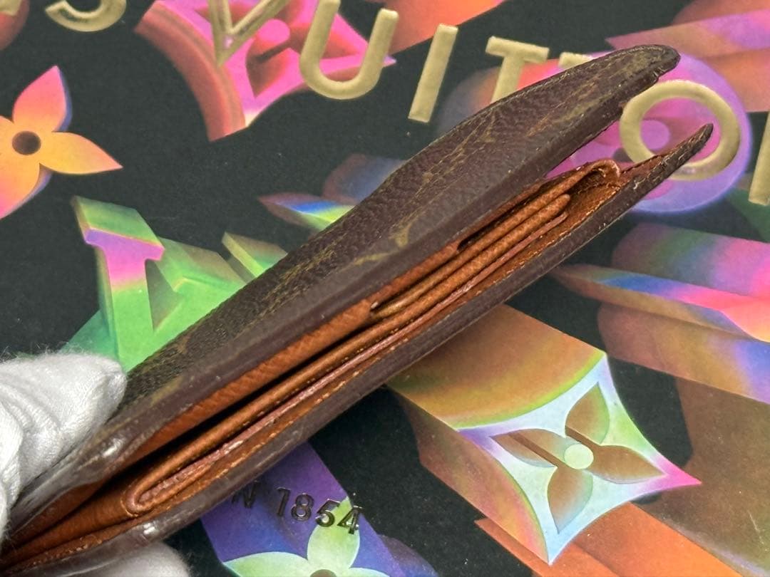 LOUIS VUITTONルイヴィトン　小銭入れ付き二つ折り財布