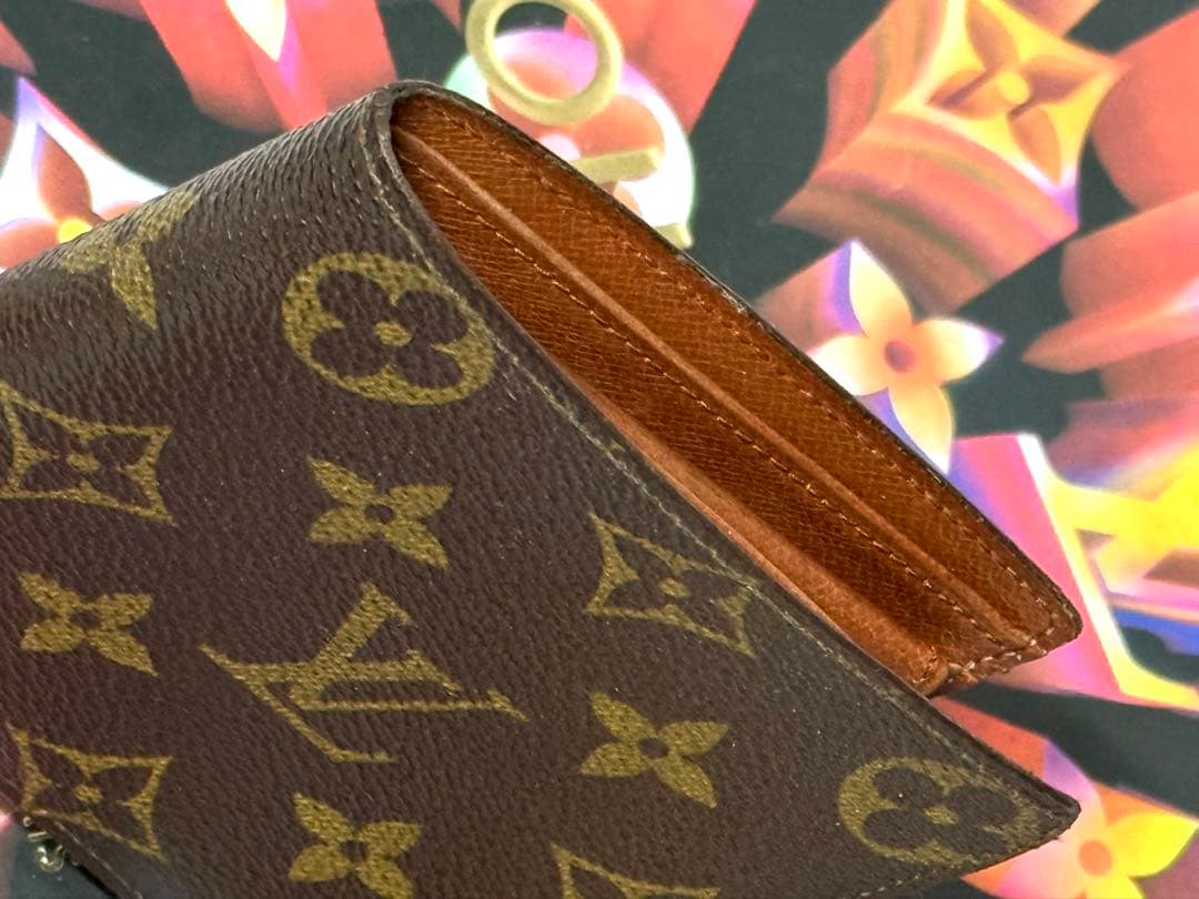 LOUIS VUITTONルイヴィトン　小銭入れ付き二つ折り財布