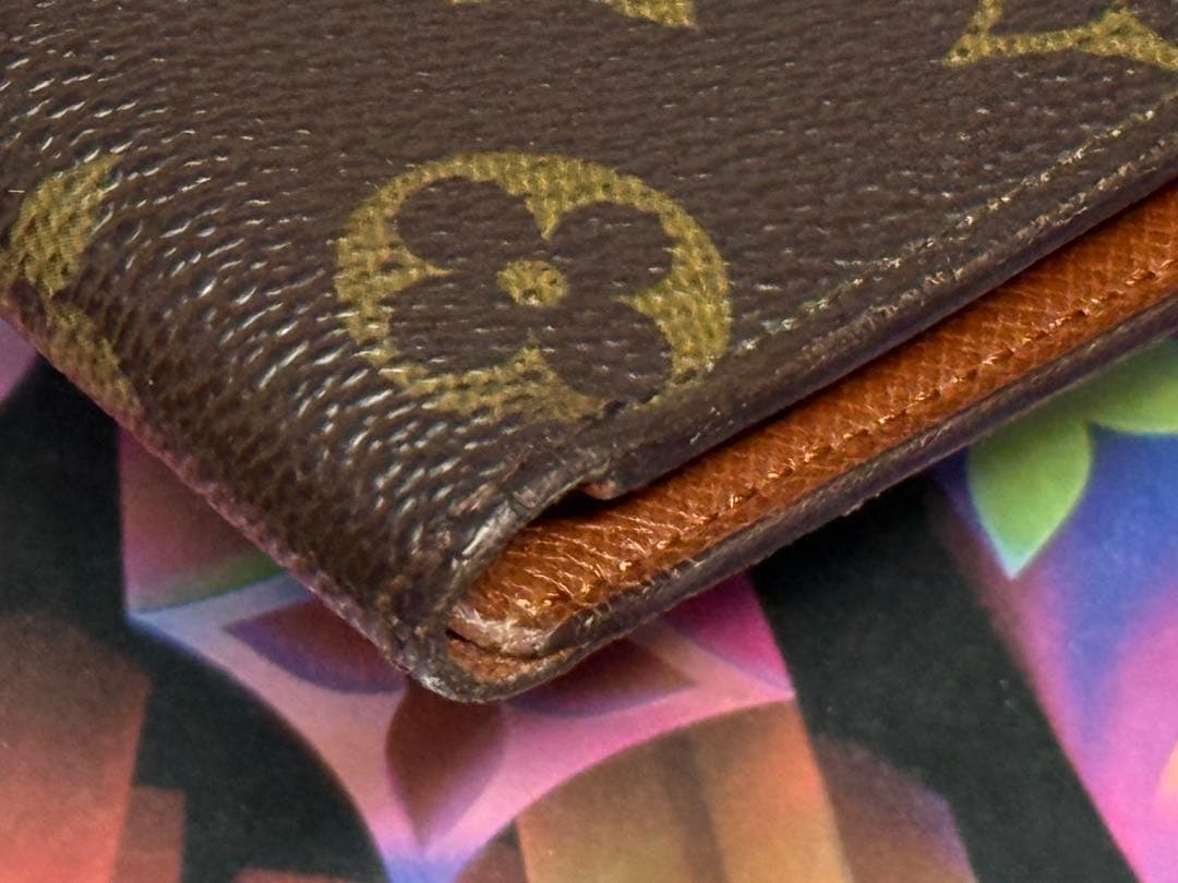 LOUIS VUITTONルイヴィトン　小銭入れ付き二つ折り財布