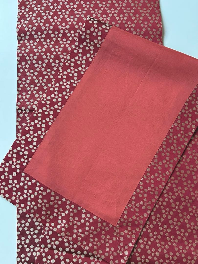 ☆龍村美術織物☆九寸開き名古屋帯 利休緞子 比翼仕立て 艶やかな臙脂色 利休梅