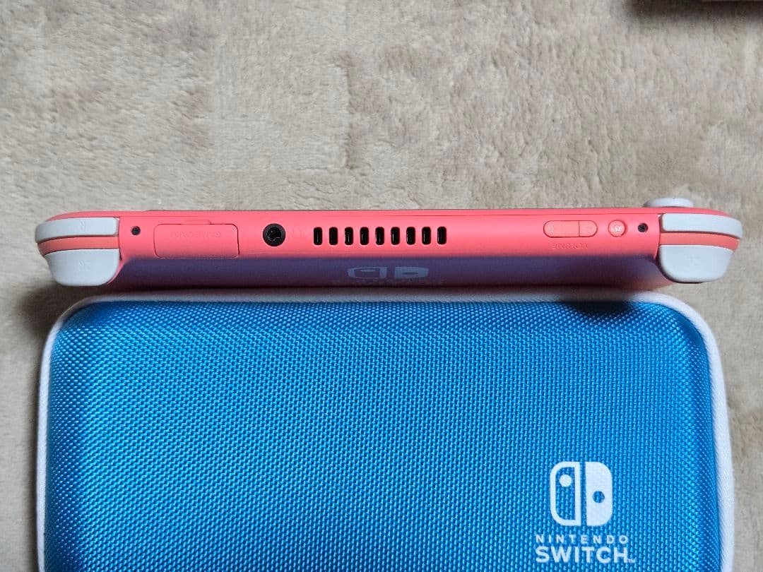 【美品・ケースあり】Nintendo Switch LITE コーラル